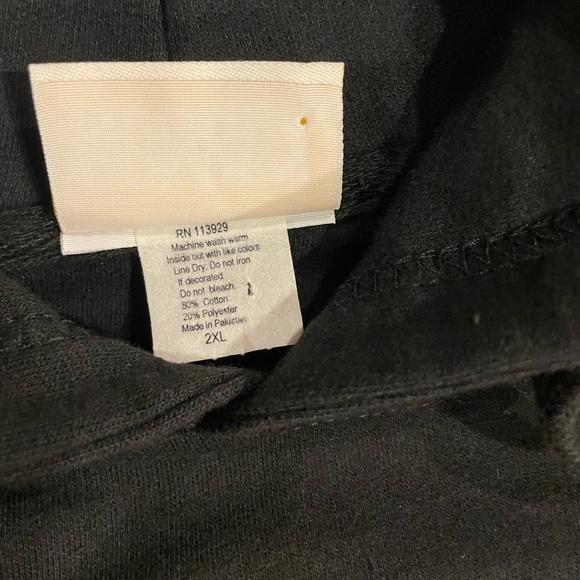 EUC Golden Nugget UNISEX Hoodie, black with gold logo, size 2XL - Picture 3 of 4